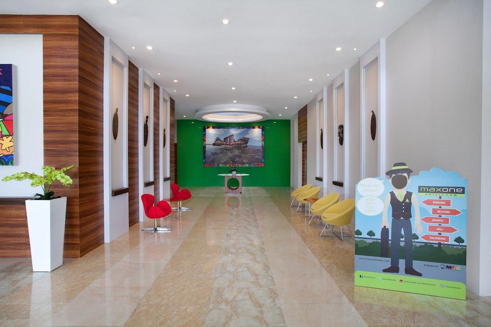 Dk Belstar Hotel Belitung Tanjung Pandan Exterior photo